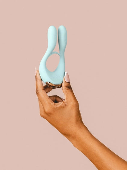 Medlar Vulva Contouring Cock Ring with Vibrating Clitoral